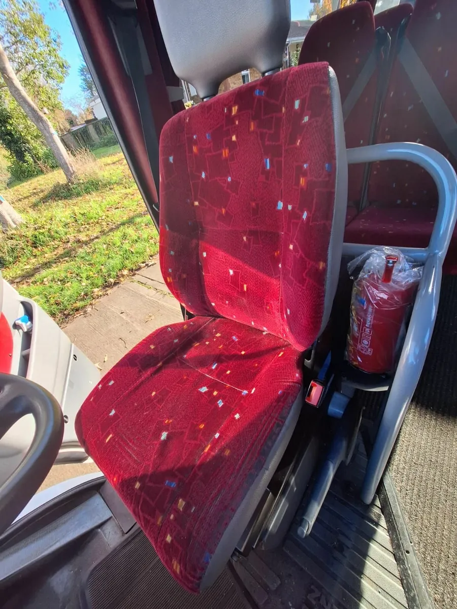 Minibus Mercedes Benz white, camper van - Image 2