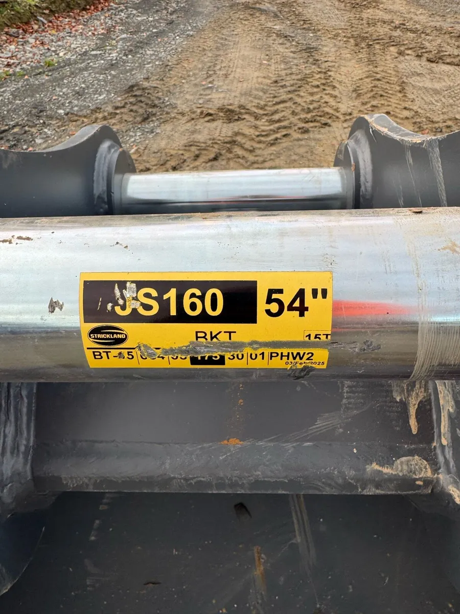 Unused 54in Strickland Bucket 80mm pins - Image 4