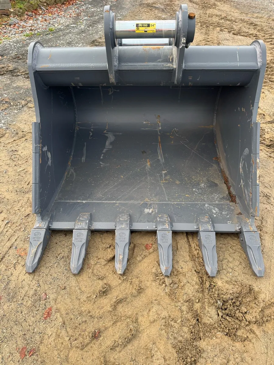 Unused 54in Strickland Bucket 80mm pins - Image 3