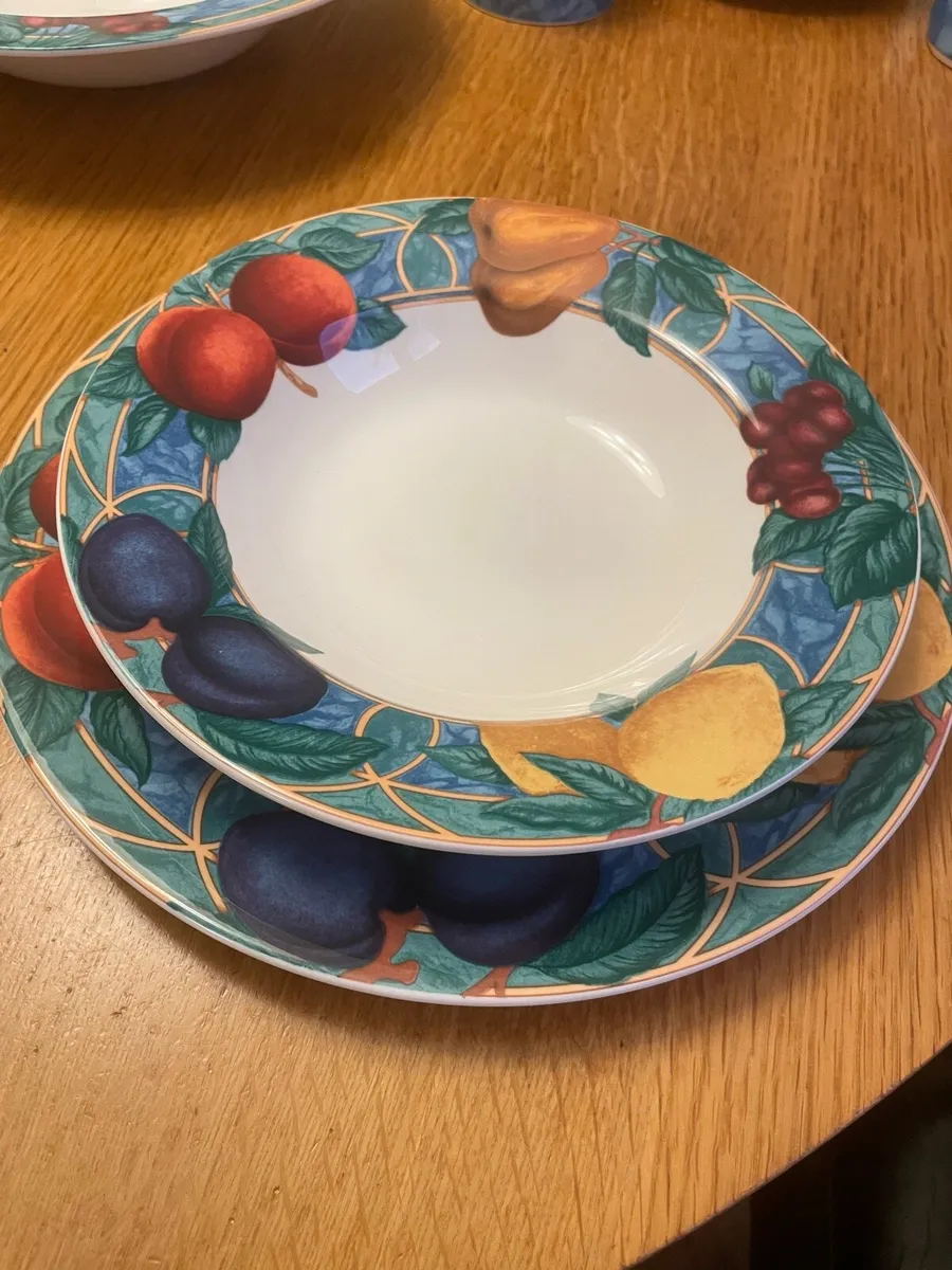 Dinner Set Victoria Beale 44 pieces - Image 1