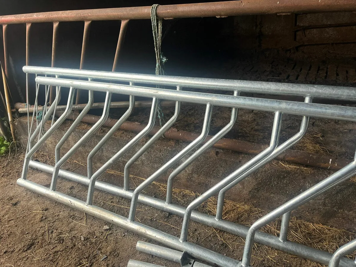 Extendable gates and barriers - Image 3