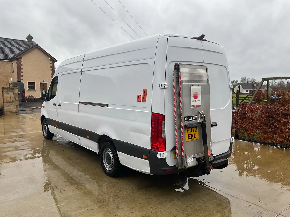 2023 Sprinter LWB with Taillift - Image 4