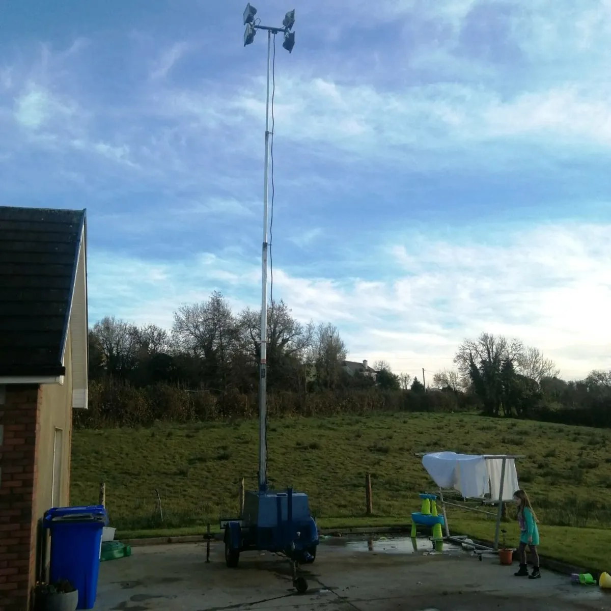 Lighting tower - Image 1