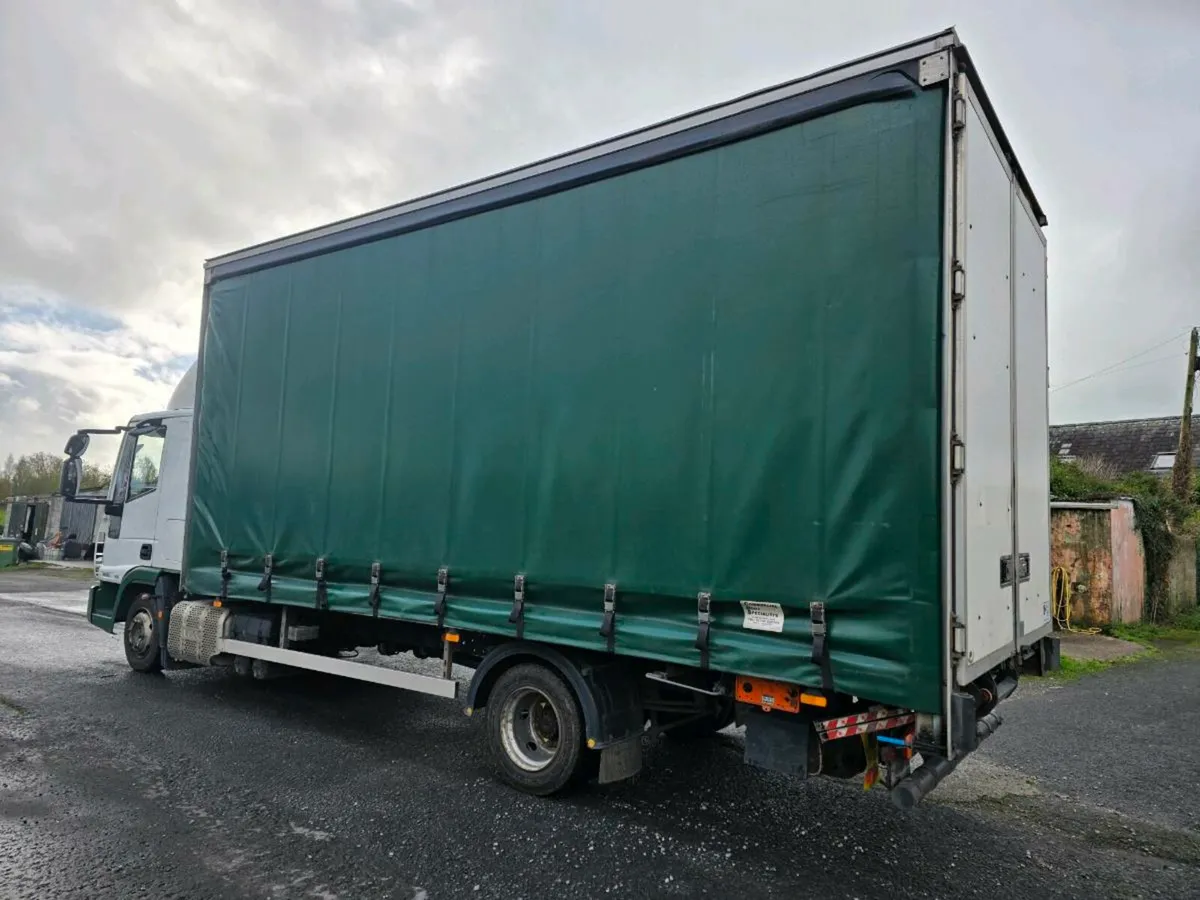 2015/152 EUROCARGO 75E16 EURO 6 AUTO SLEEPER CAB - Image 4