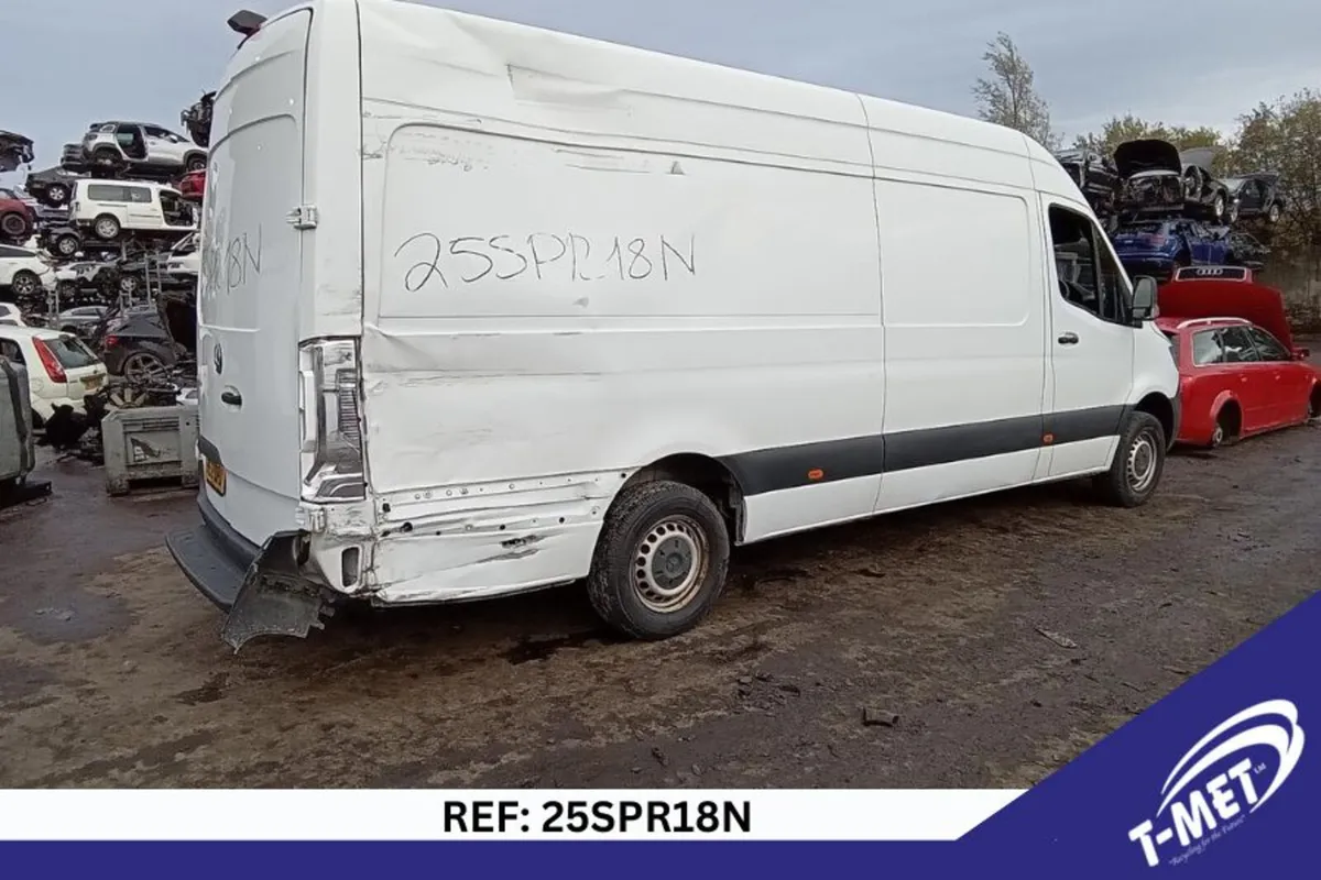 2021 MERCEDES SPRINTER BREAKING FOR PARTS - Image 2