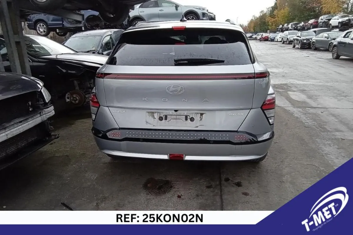 2024 HYUNDAI KONA BREAKING FOR PARTS - Image 2