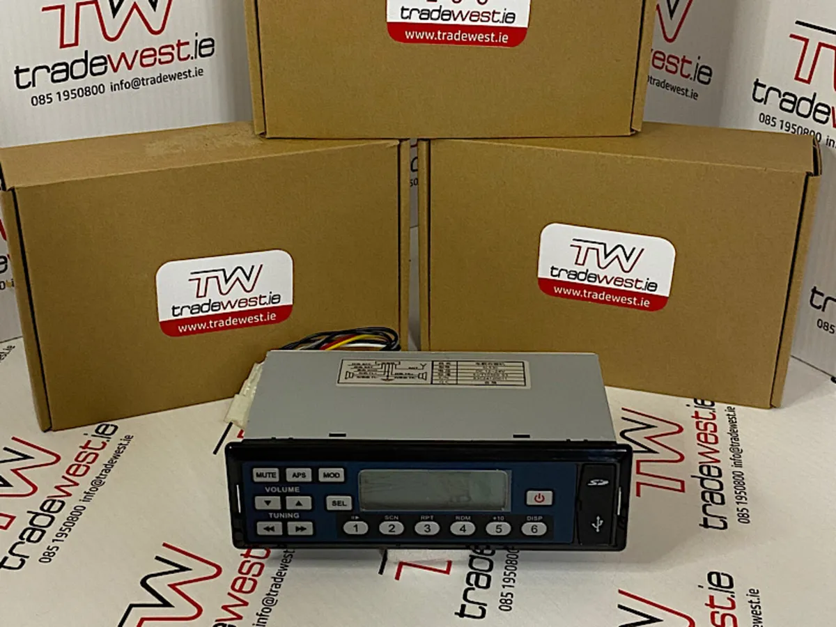 24V Radio with USB Port and SD Slot - Image 2