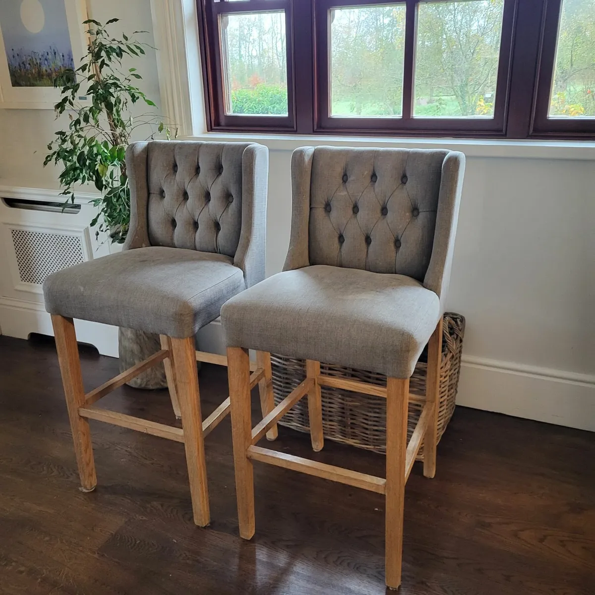 2 Grey Buttonback Kitchen Island/ Bar Stools