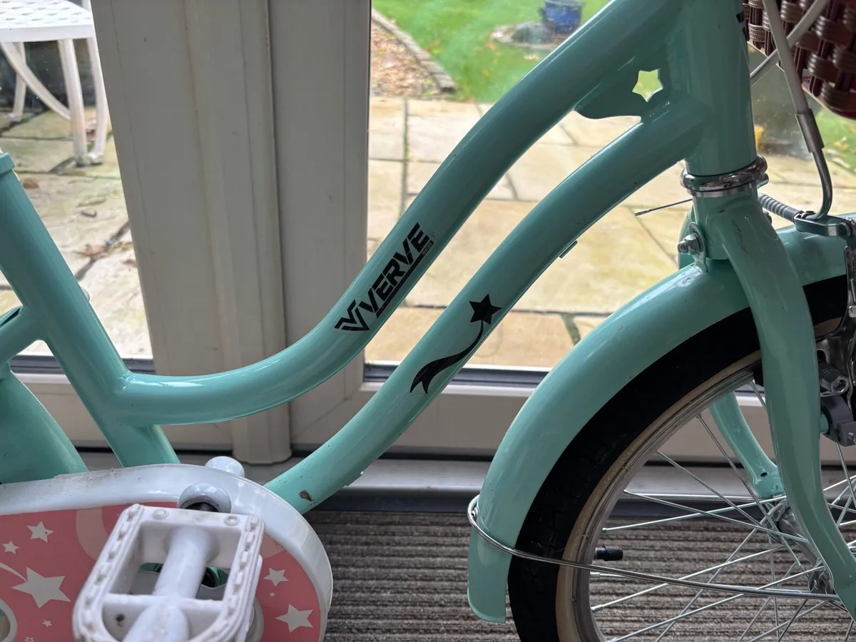 18 Inch Verve Star Bike with Basket Mint and Pink - Image 3
