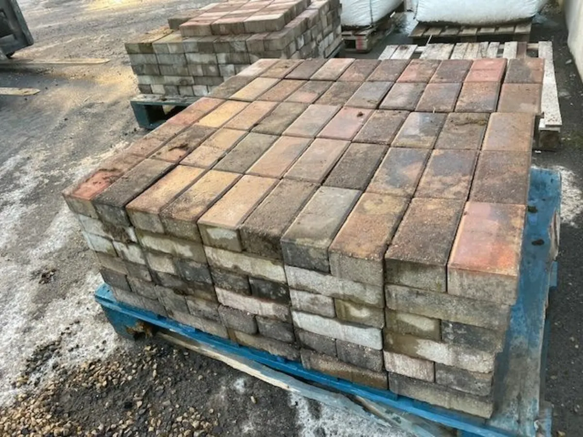 Shed Clearance -Crane Pumps  / Oil Tanks / Motors - Image 3