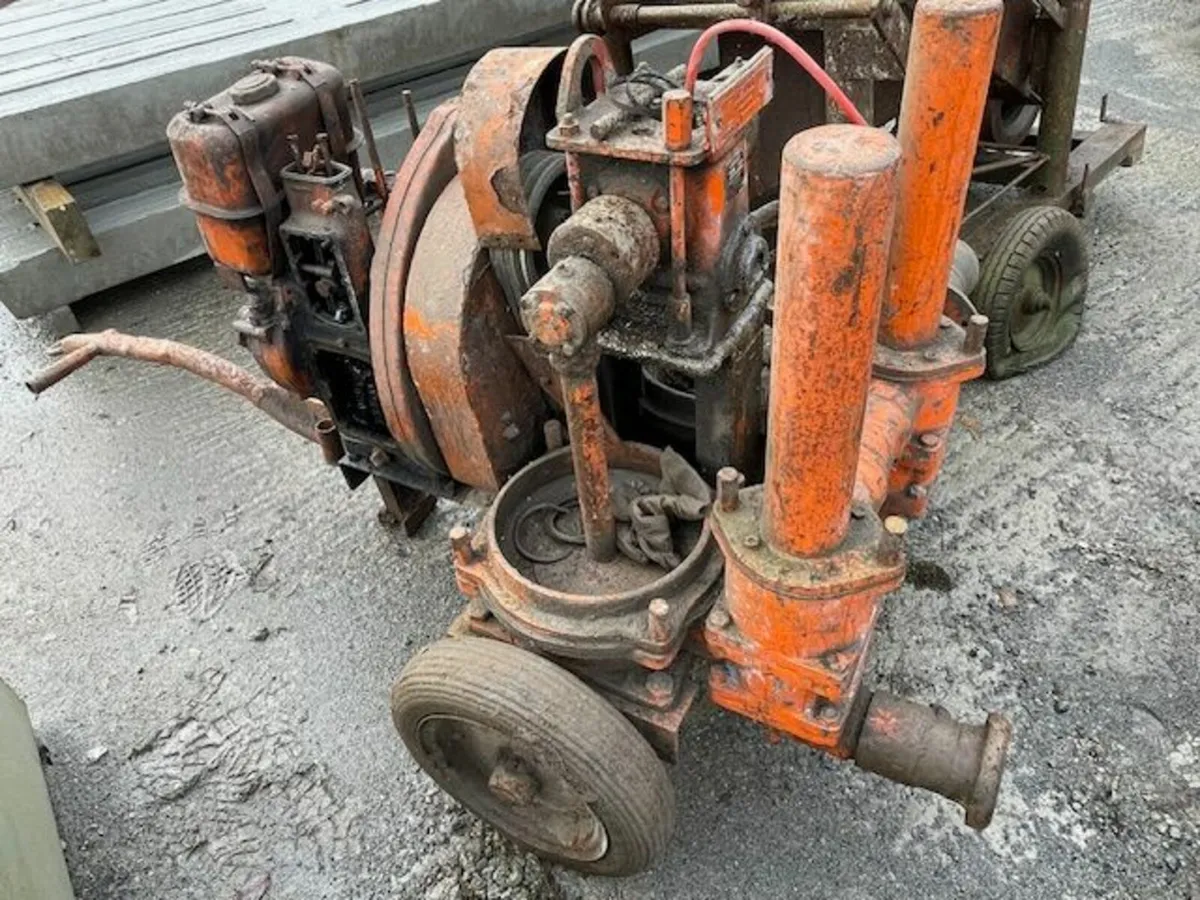 Shed Clearance -Crane Pumps  / Oil Tanks / Motors - Image 4