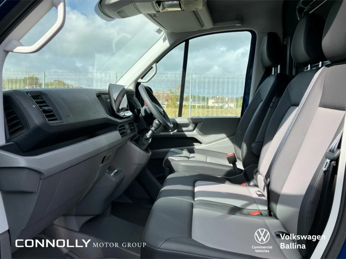 Volkswagen Crafter CRAFTER 30 MWB 140BHP  M6F - Image 4