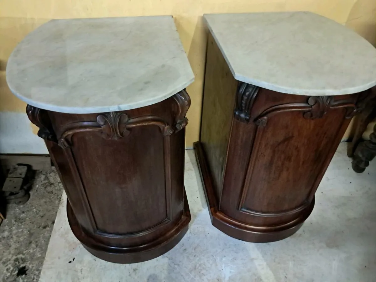 2 mahogany cabinets marble top - Image 2