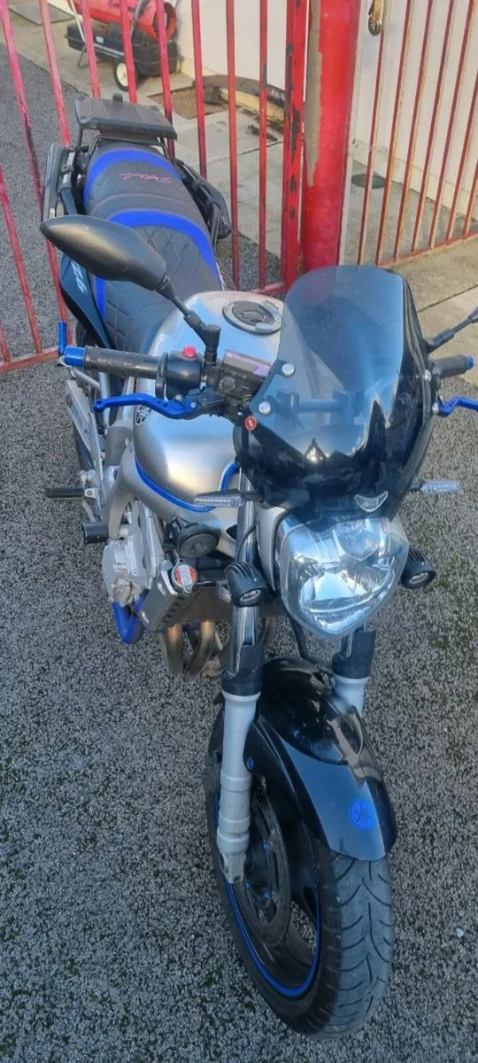 Yamaha FZR600 Motorbike - Image 3