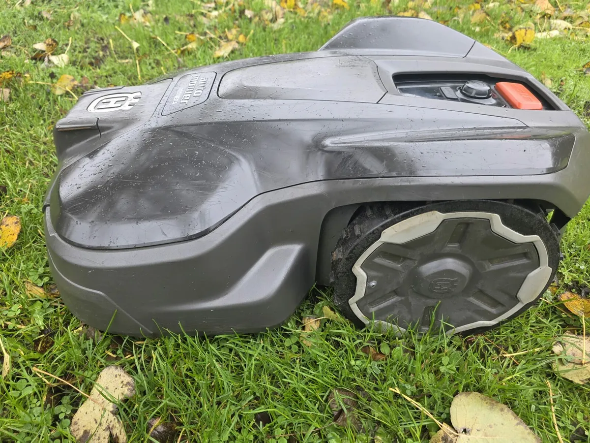 Husvarna 320 Nera Automower - Image 2