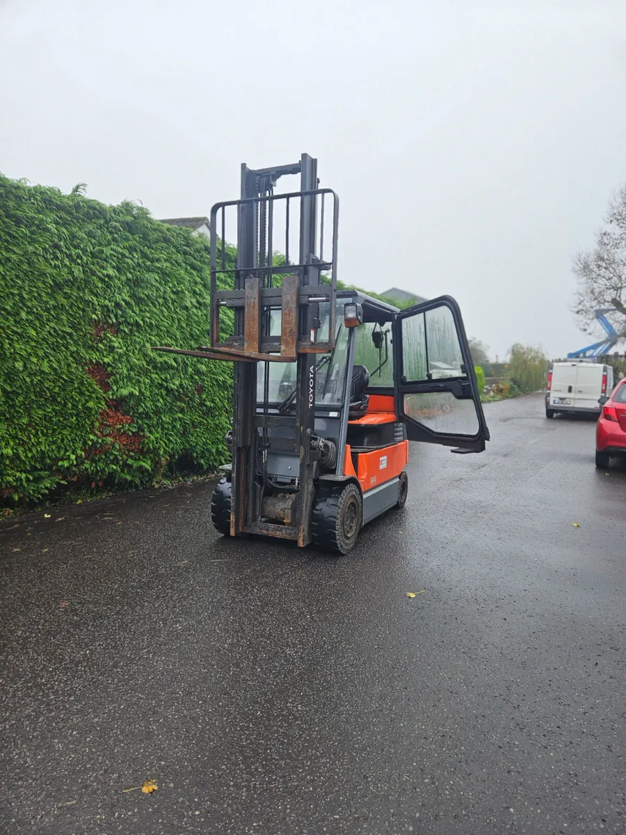 Toyota Electric Forklifts - Image 2