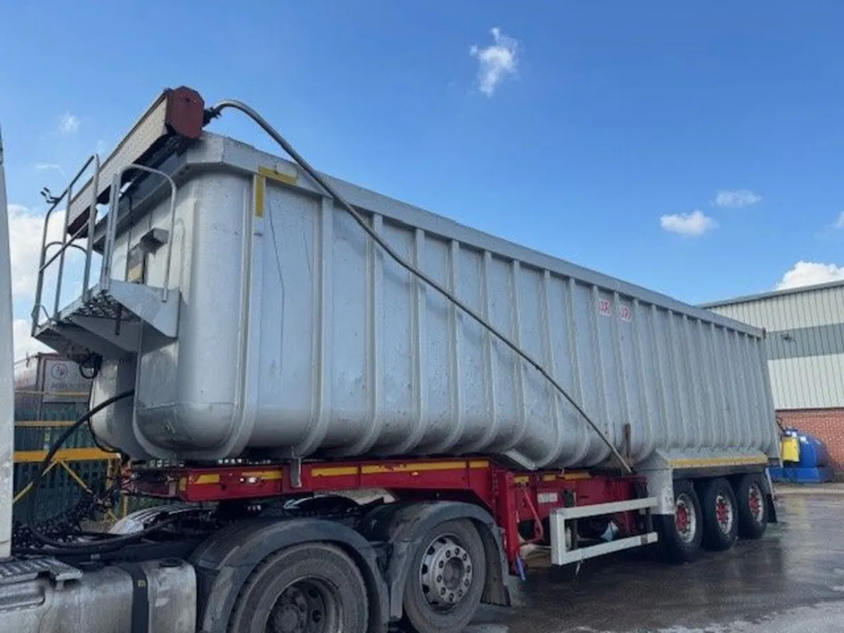 2016 Wilcox Tri Axle Alloy Bulk Tipping Trailer - Image 4