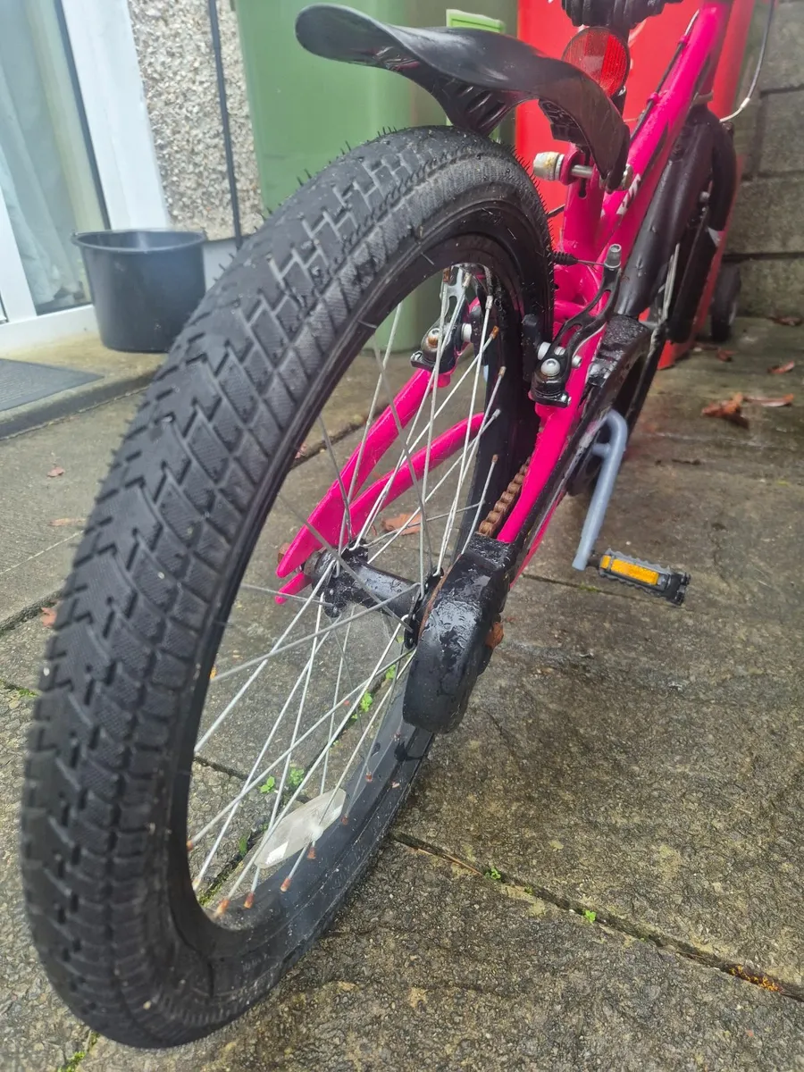 20 inch hot pink nitro bmx bike/ LOL doll helmet - Image 1