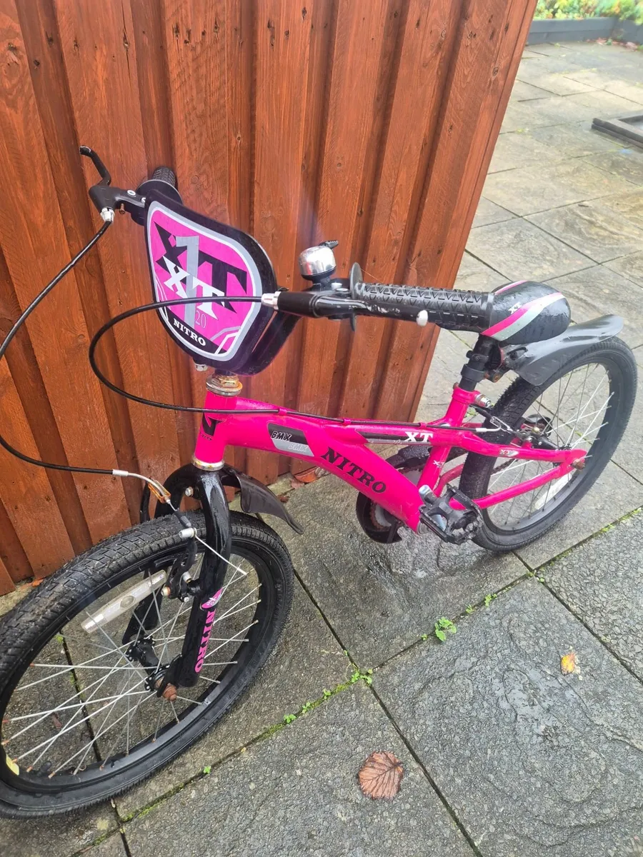 20 inch hot pink nitro bmx bike/ LOL doll helmet - Image 2