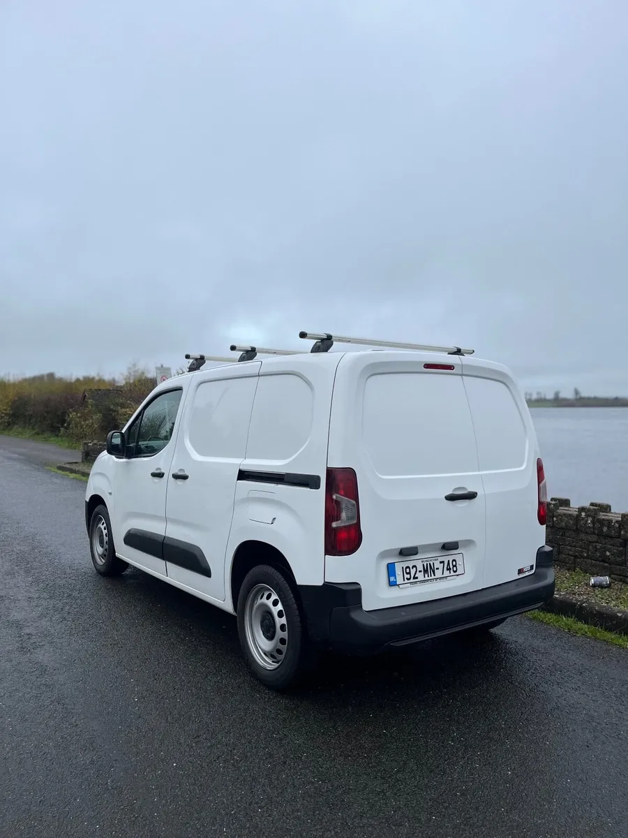 2019 Vauxhall Combo van - Image 3