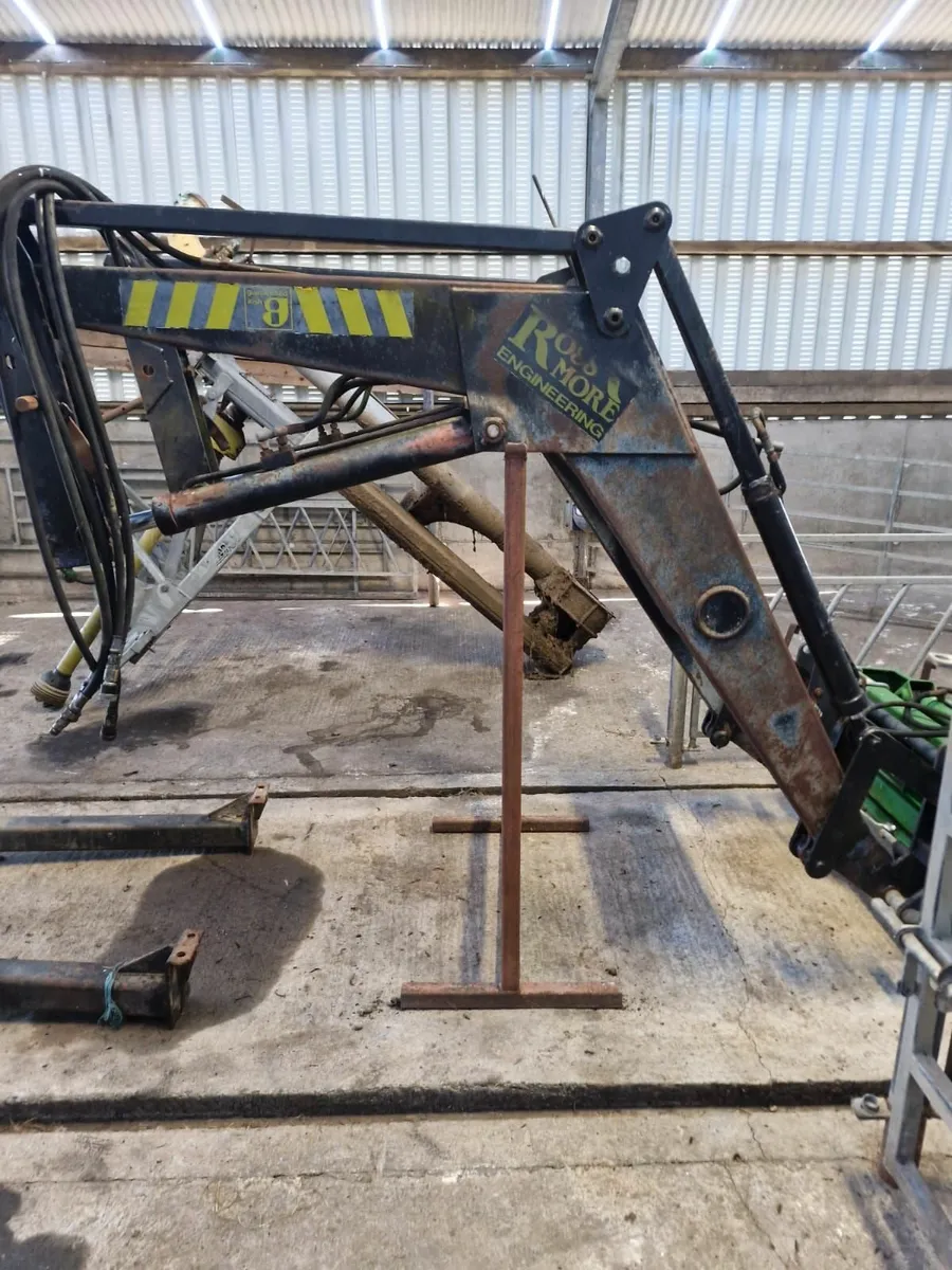 Rossmore Front Loader to suit MF 399 - Image 4