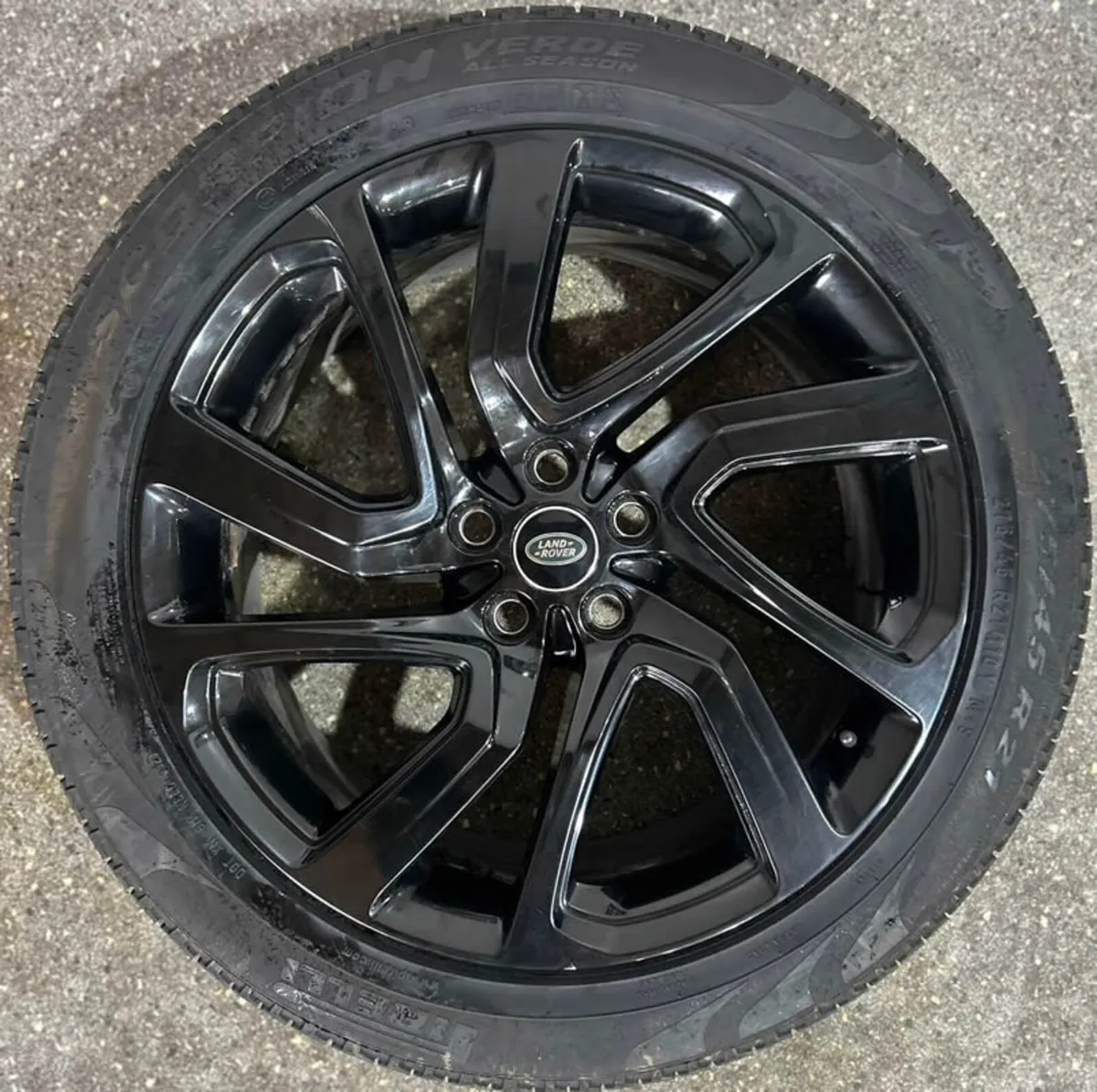 21" GENUINE RANGE ROVER DISCOVERY 5 ALLOYS - Image 2