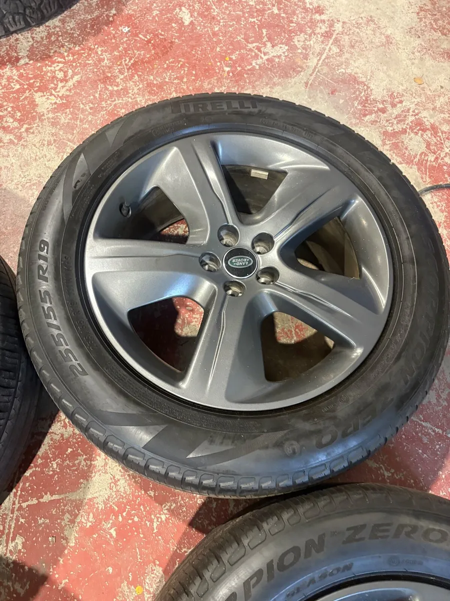 19" Range Rover Velar - Image 1