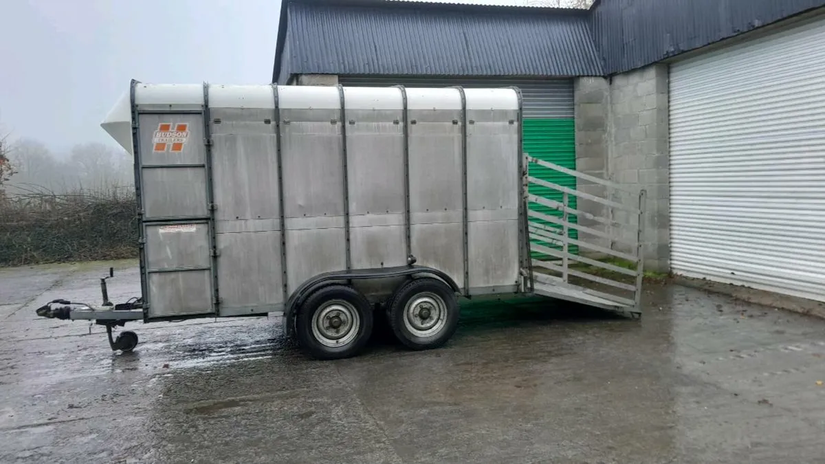 Hudson high roof cattle/horse trailer - Image 1