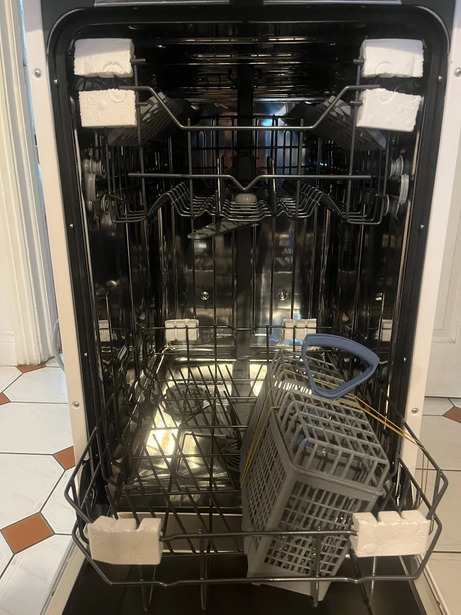 NEW - Slimline Dishwasher - Image 3