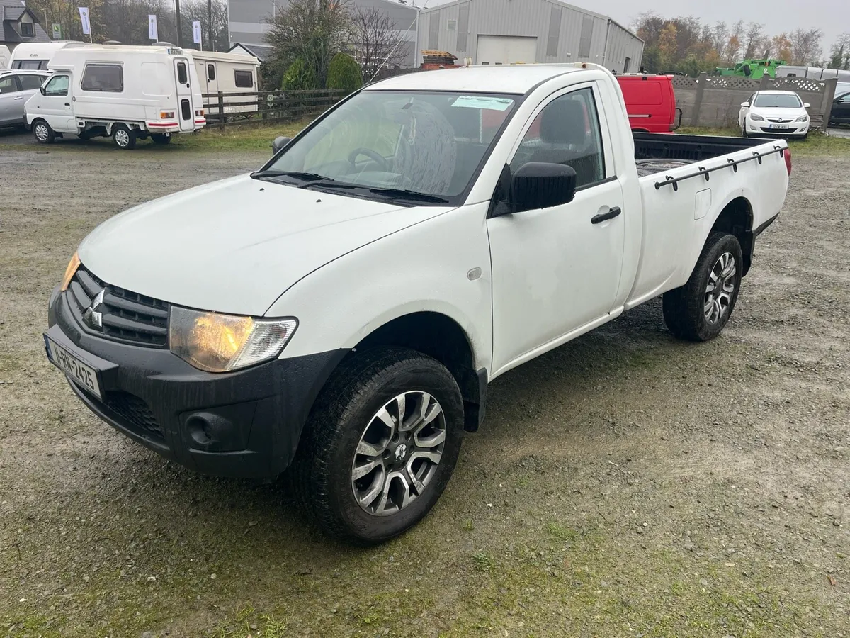 2011 Mitsubishi l200 *67000k miles* - Image 2