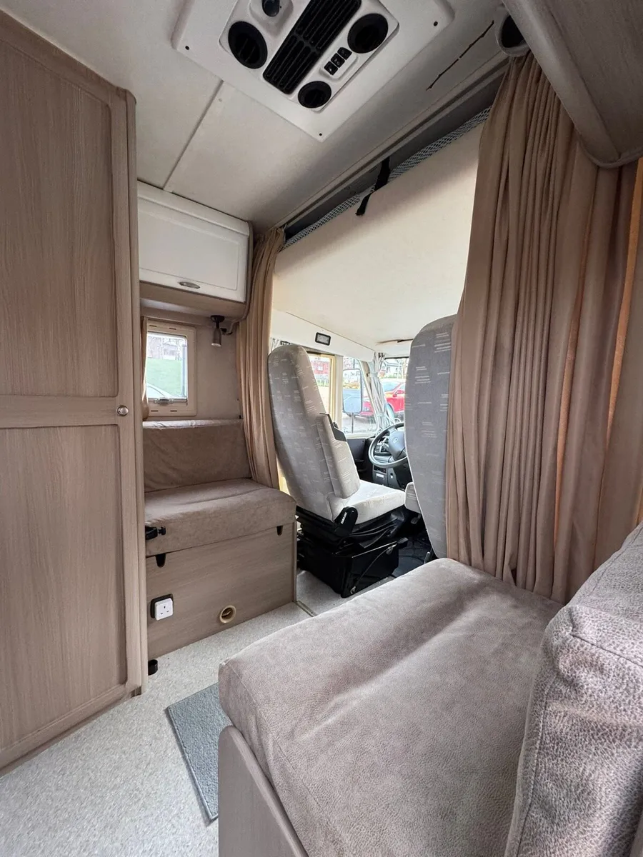 Hymer B695 Motorhome - Image 4