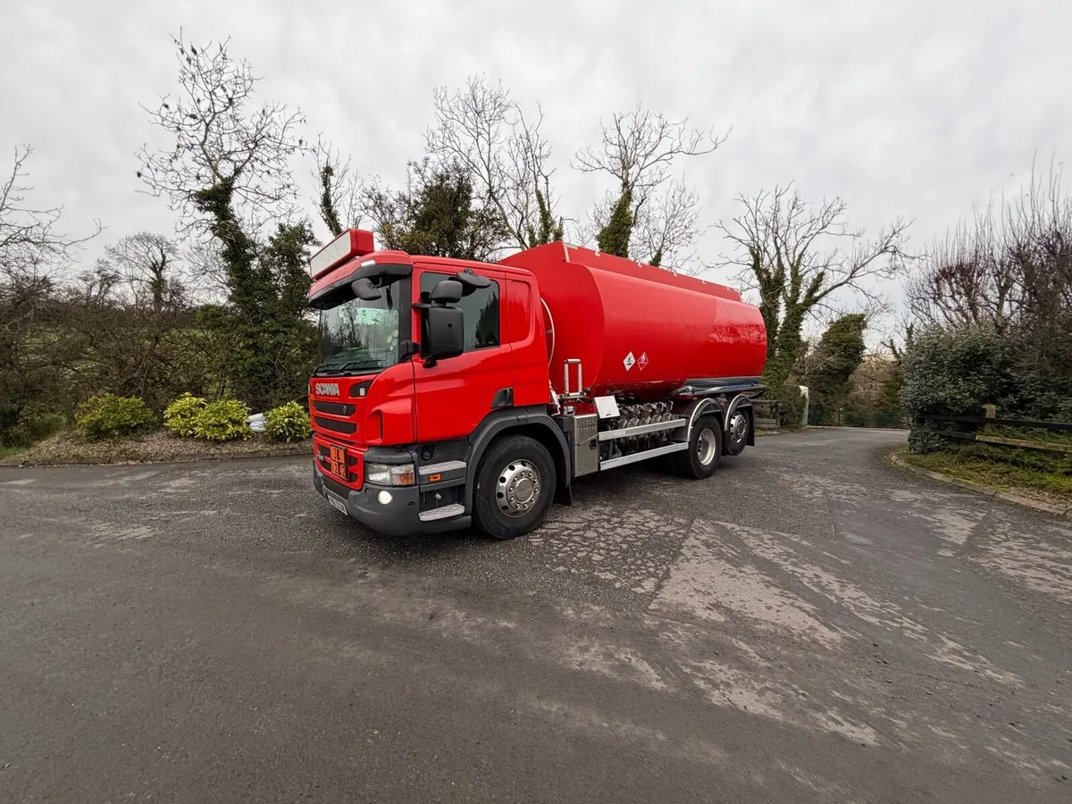 2015 SCANIA P360 FUEL OIL TANKER - Image 4