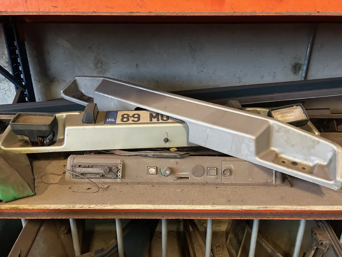 Massey Ferguson 3000 Series Rear Window& Cab Parts - Image 3