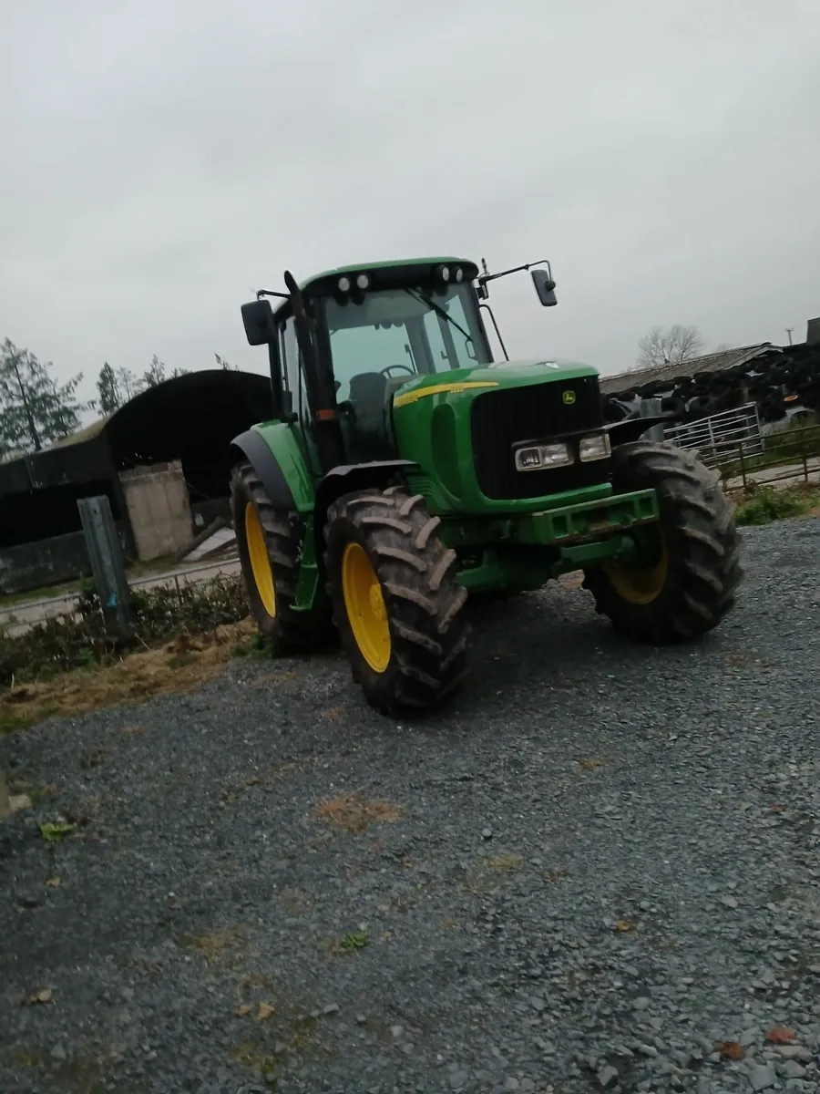 John Deere 6820 - Image 1