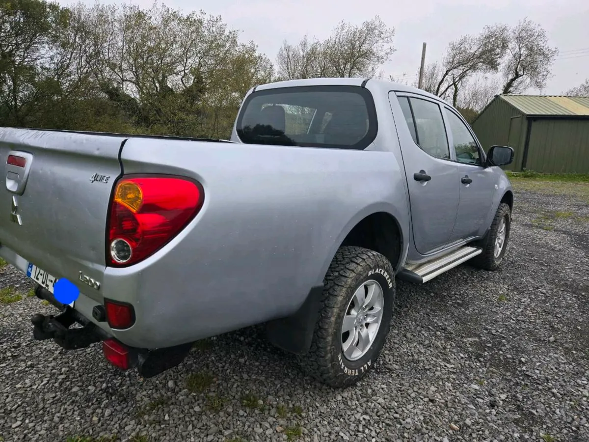Mitsubishi L200 DID 4life- very well maintained - Image 3