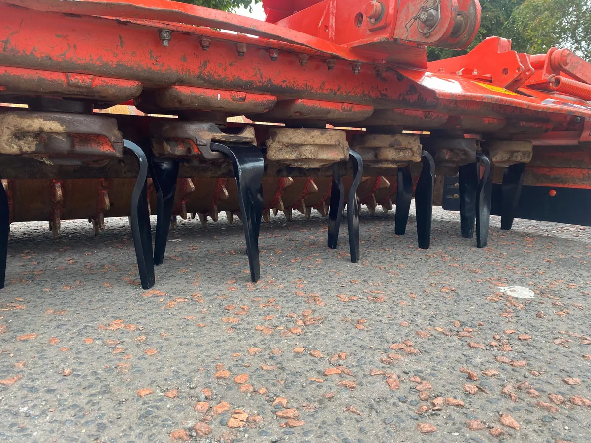Kuhn HR3004D Power Harrow - Image 4