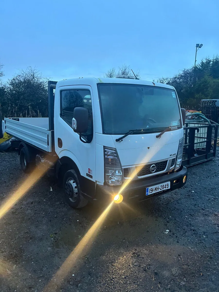 2019 Nissan Cabstar NT400TR03  Cabstar Dropside - Image 1