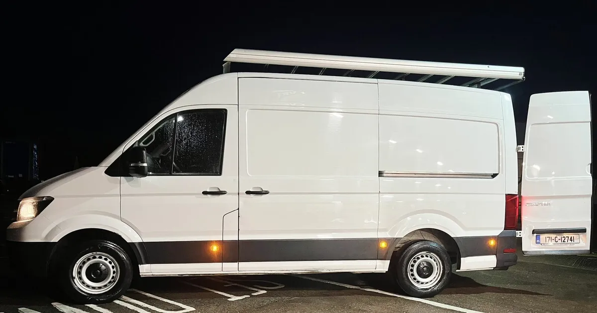 2017 Volkswagen Crafter with Roof Rack MWB - Image 2