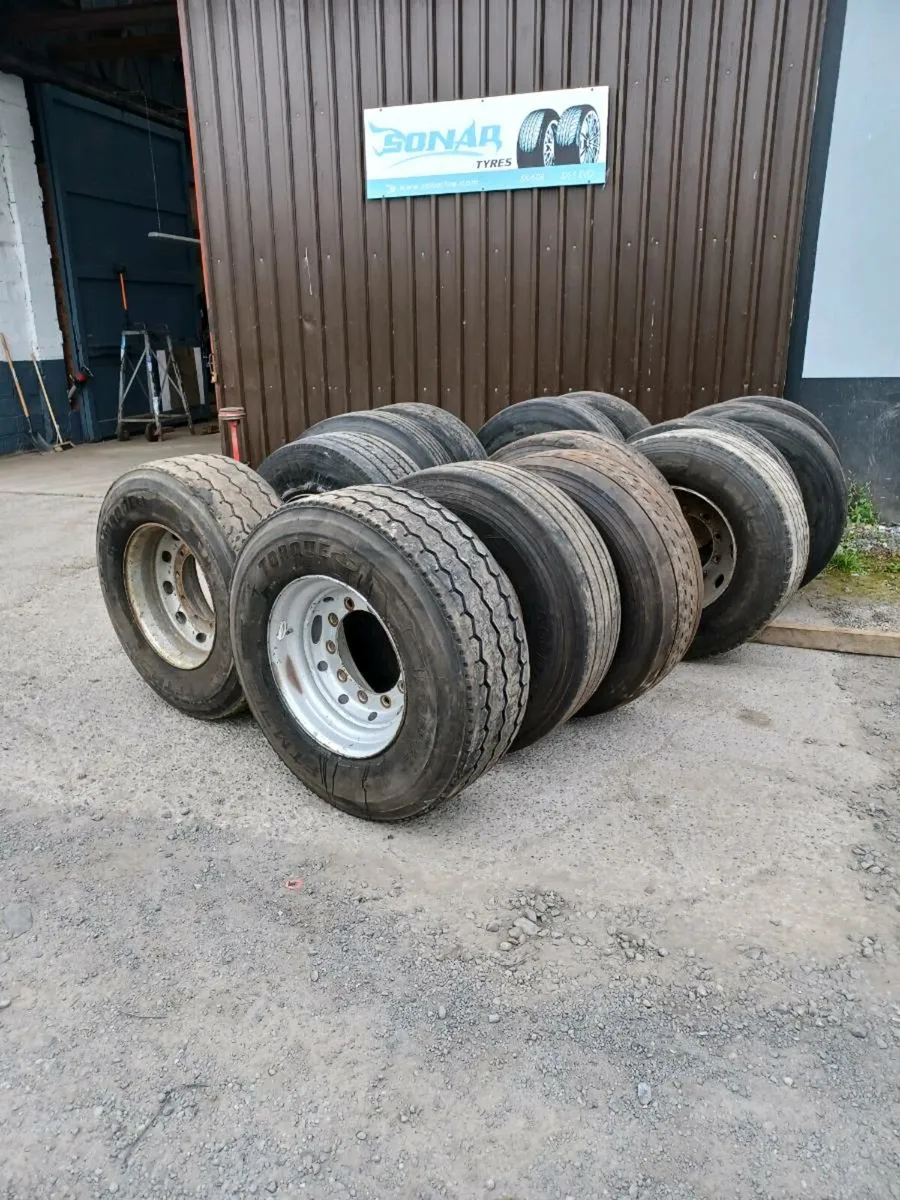 Part worn super singles - 385/65r22.5 - Image 1