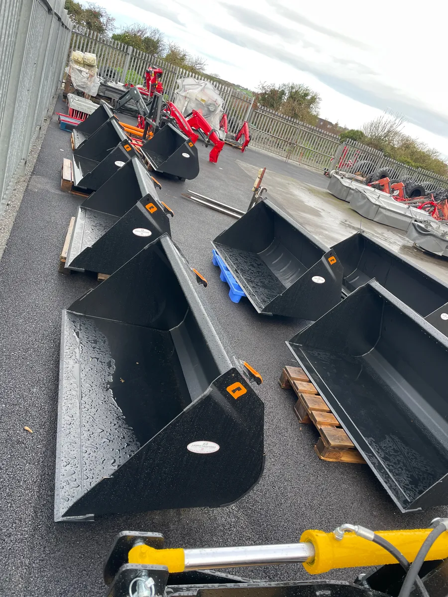 Quicke buckets various sizes