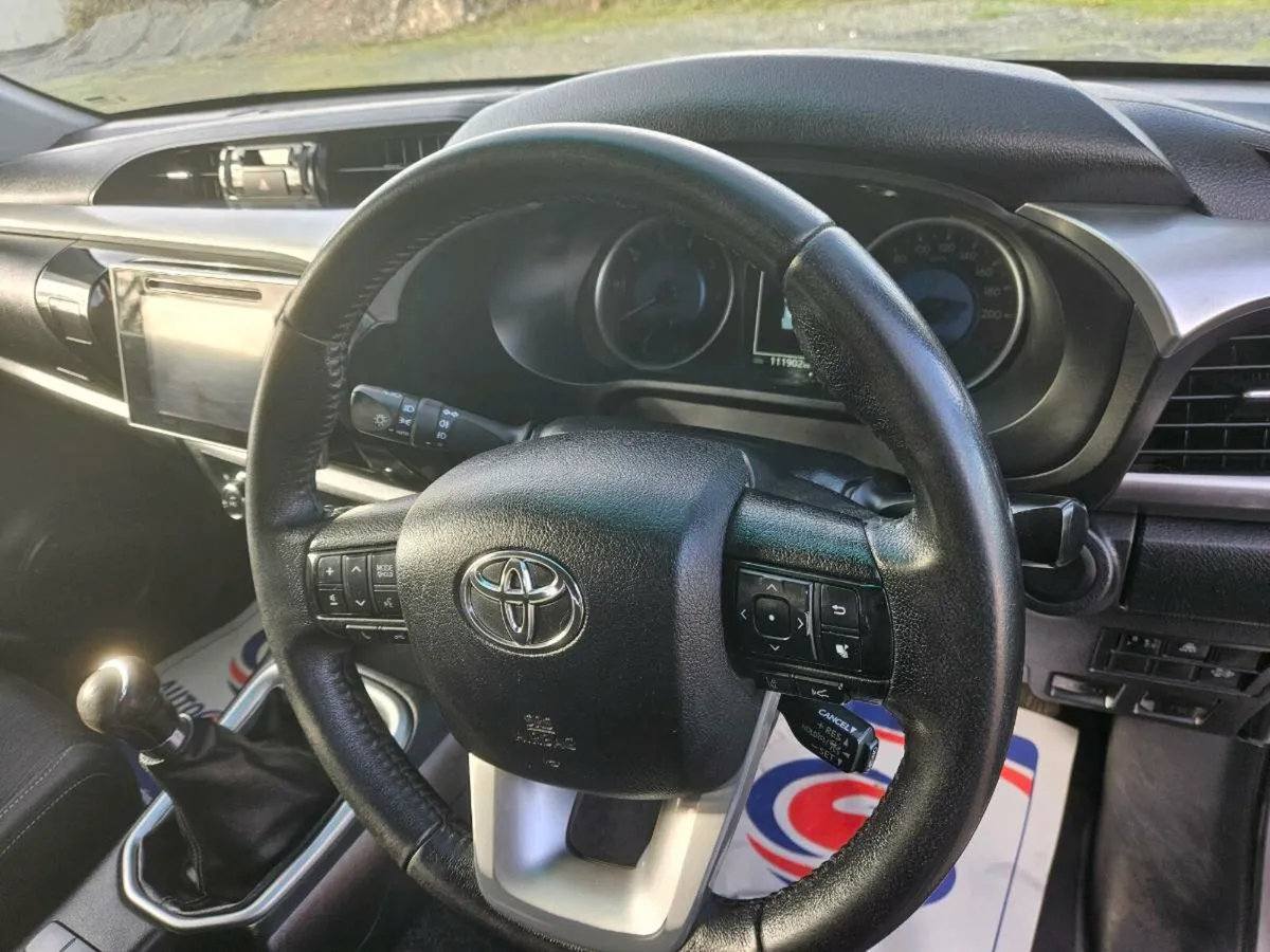Toyota hilux 4x4 - Image 4