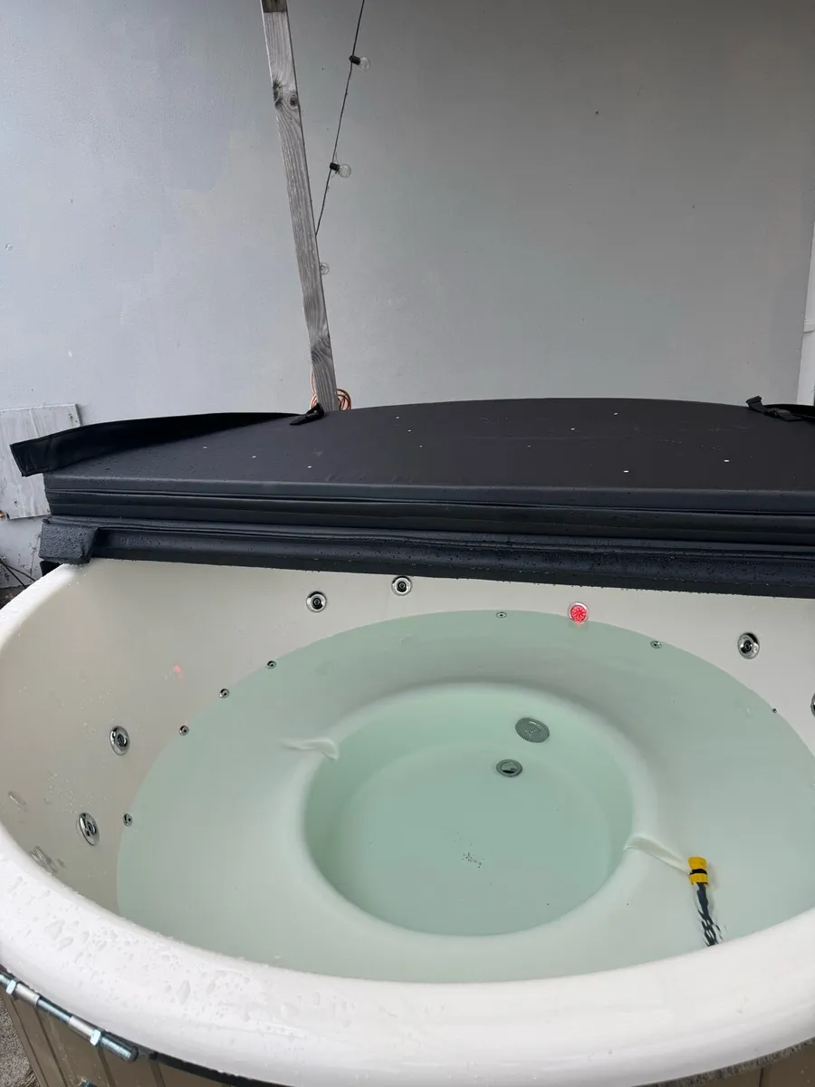 Hot tub - Image 3