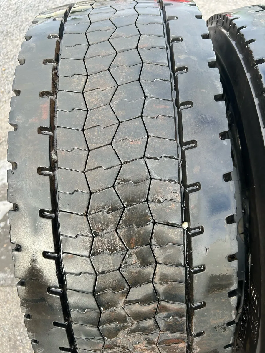 315/60R22.5 Bridgestone on 10 stud rims - Image 4