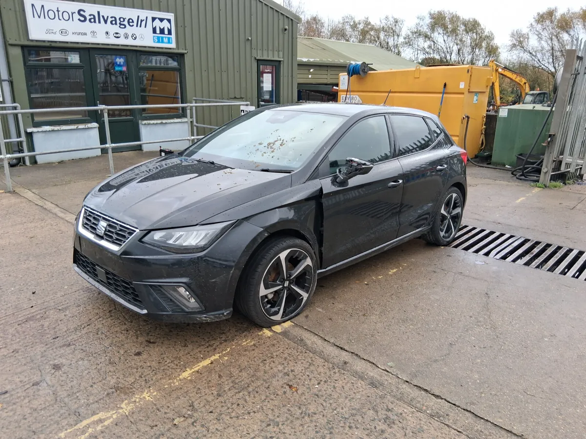 24 SEAT IBIZA  1.0 TSI  DSG FR   (for parts only) - Image 1
