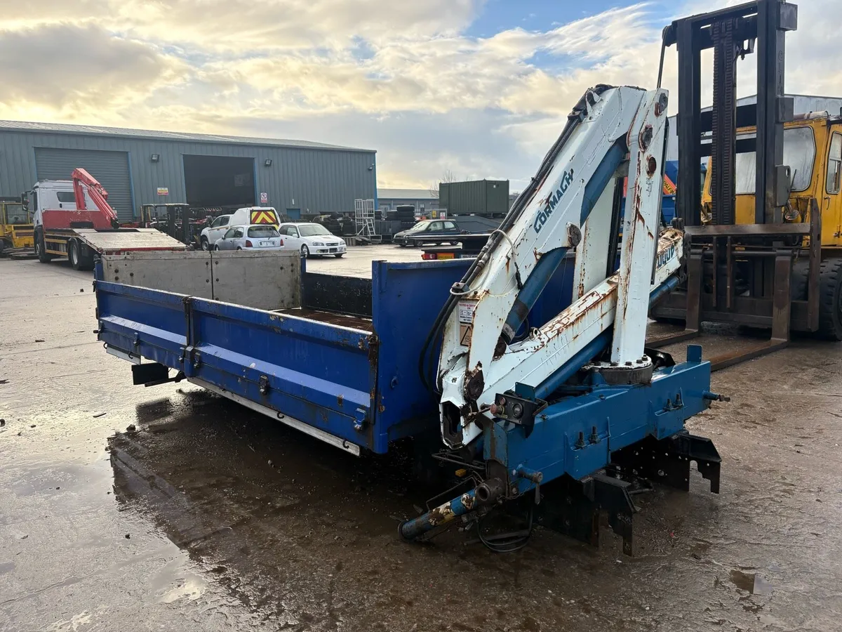 Tipping body & crane - Image 1