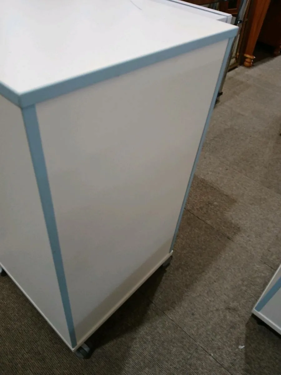 Oversized locker / storage press - Image 3