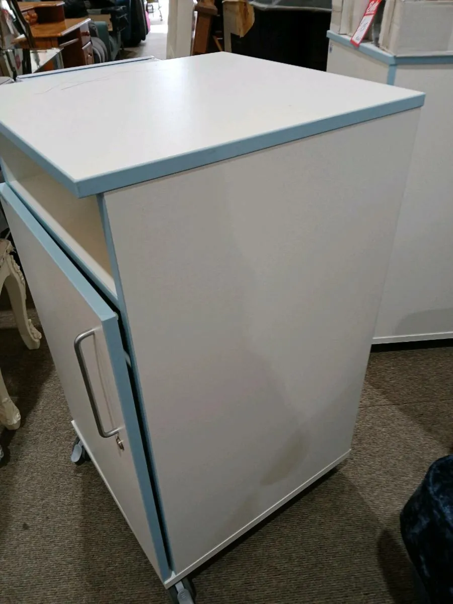 Oversized locker / storage press - Image 4