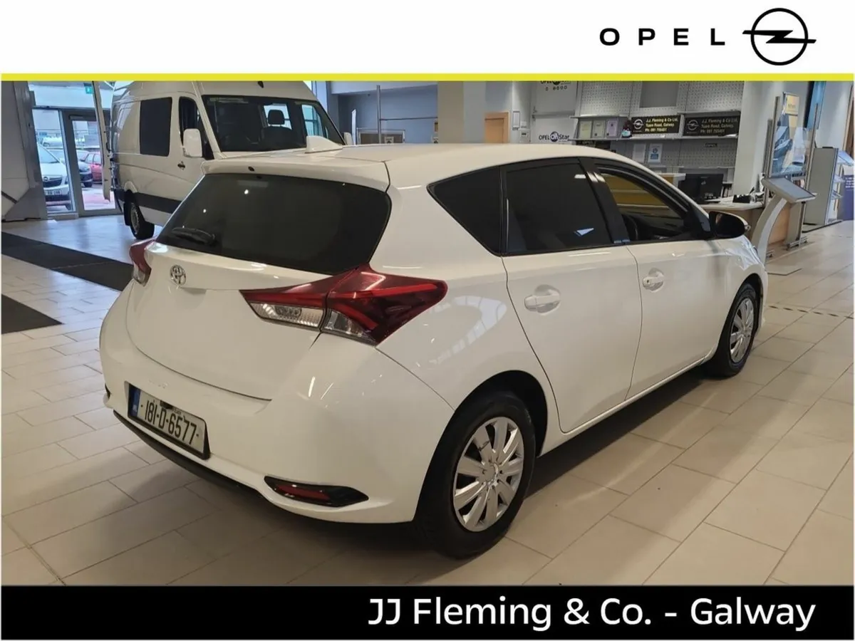 Toyota Auris AURIS VAN 1.4 D4D TERRA 4DR - Image 4