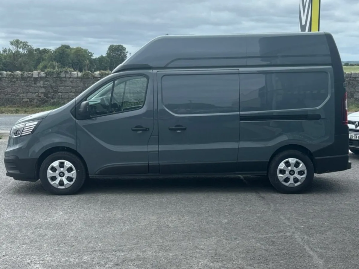 Renault Trafic  H/ROOF EXTRA SPEC - Image 4