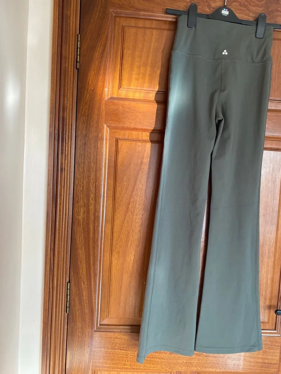 Ladies clothing - Image 4